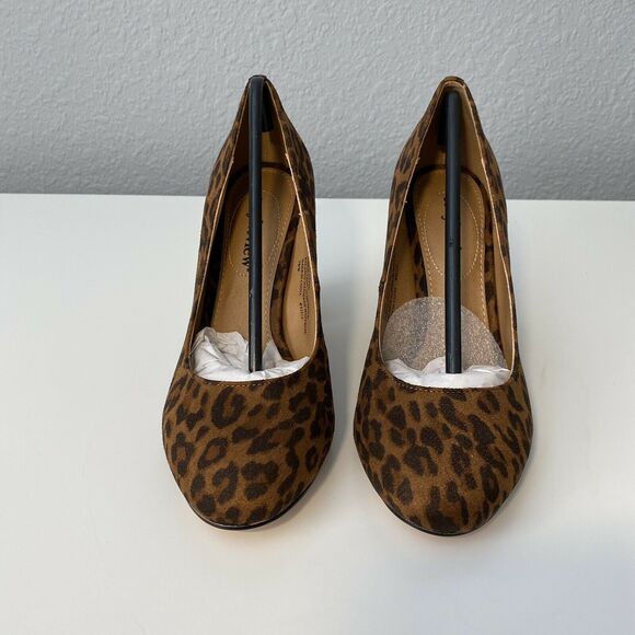 Comfortview "Camile" Brown Leopard Print High Heel Pump Size 7WW - Picture 3 of 5